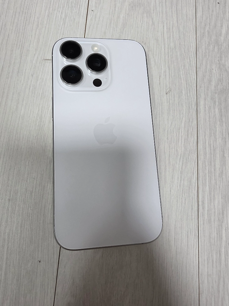 아이폰 16 프로 256GB 화이트 이미지