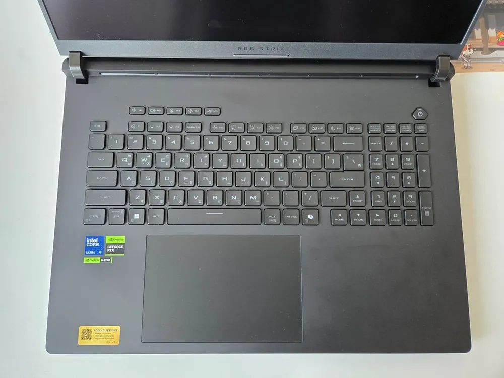 하이엔드 노트북. 에이수스 2025 ROG STRIX SCAR 18 G835LX-SA041W 이미지