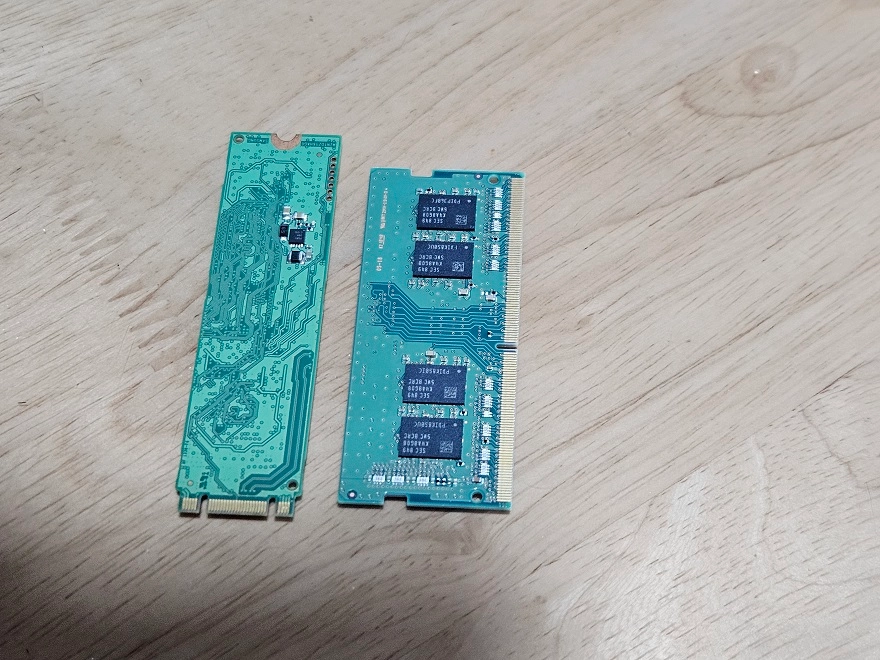 NVMe SSD 256GB + 메모리 4GB 세트 이미지