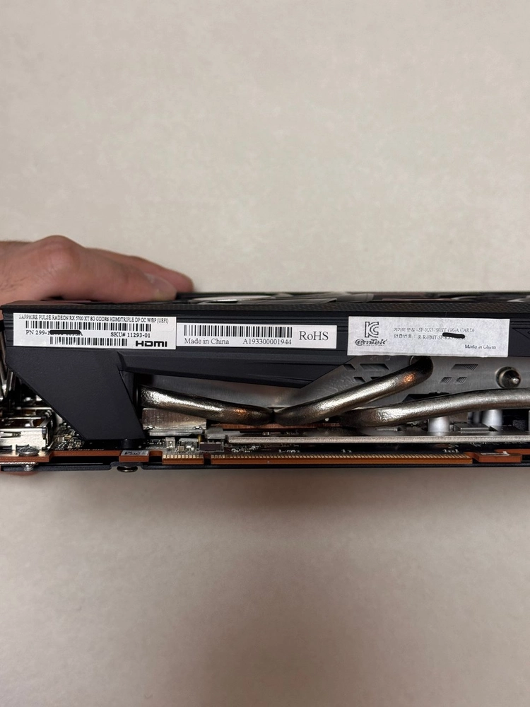 사파이어 PULSE 라데온 RX 5700 XT 8GB 그래픽카드 이미지