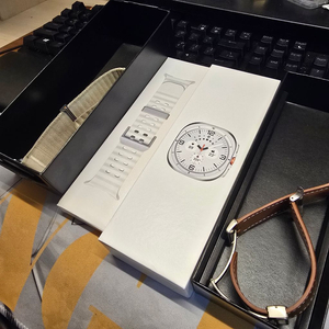 갤럭시 워치 울트라 실버색상 자급제 셀룰러 풀박스 이미지