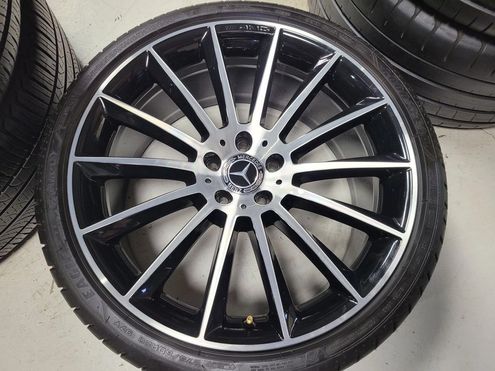 벤츠W257 CLS AMG 마차 20인치 순정휠.리어휠 1개 이미지