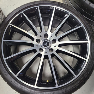 벤츠W257 CLS AMG 마차 20인치 순정휠.리어휠 1개 이미지