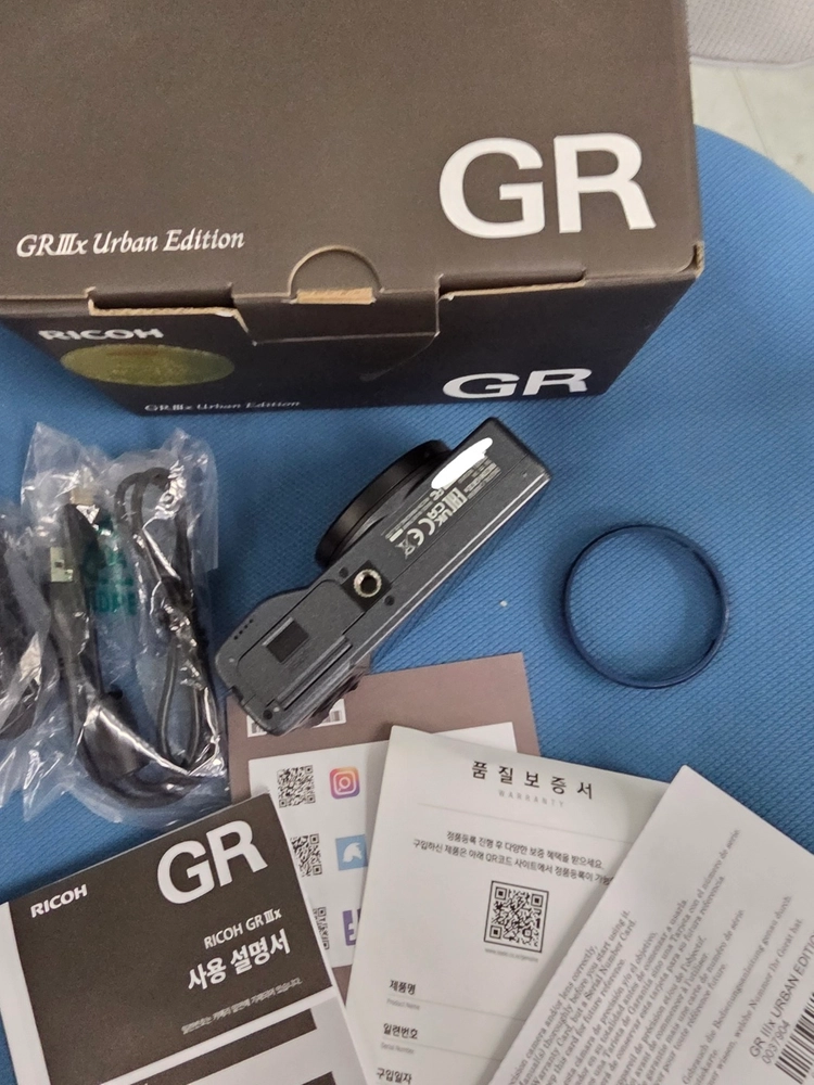 리코gr3x 어반에디션 3천컨대 풀박스판매합니다 상태좋아요 다른기종교환가능 이미지