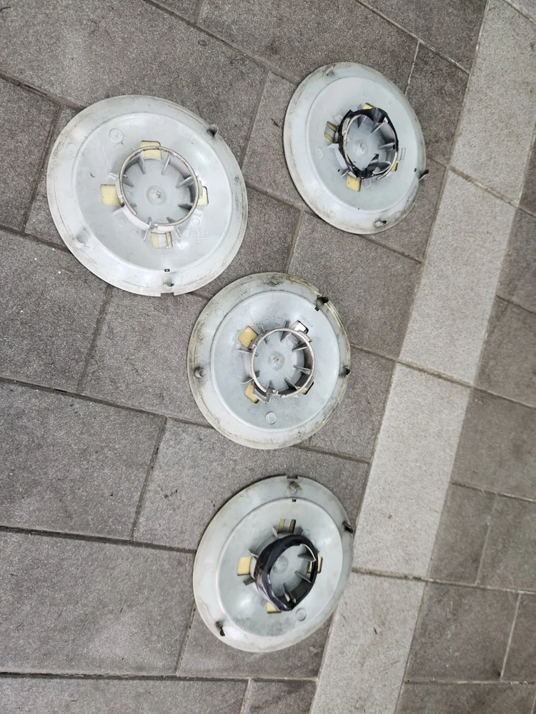 기블리 18인치 윈터 휠타이어 한대분 35만원 이미지