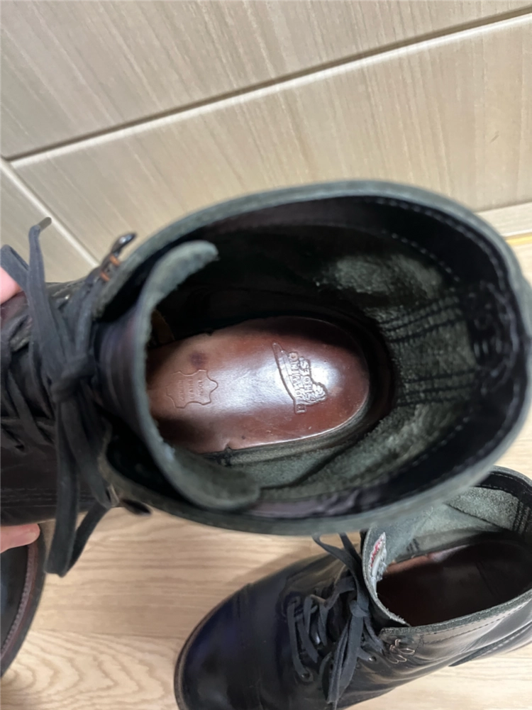 레드윙 8840 폴리스맨 블랙크롬레더 9D 팝니다. 이미지