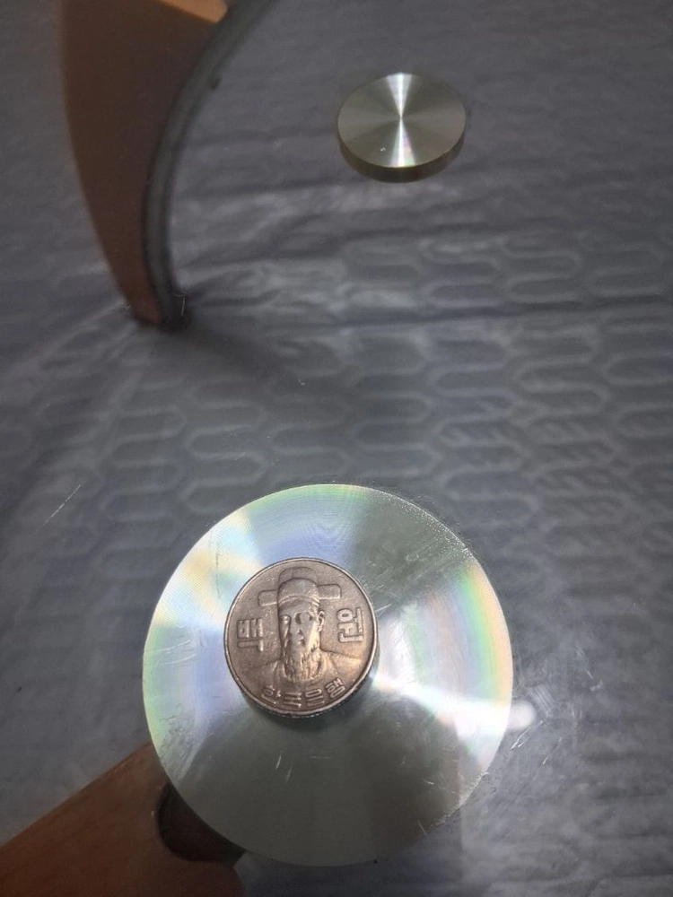 희귀동전100원1982년2개 1971년1개 총3개팝니다 이미지