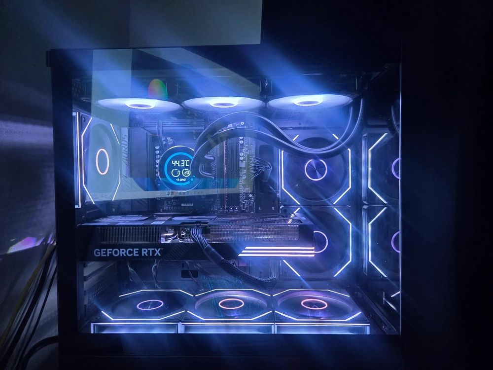 라이젠 7800X3D RTX 5070 32G 1TB 게이밍 컴퓨터 본체 이미지