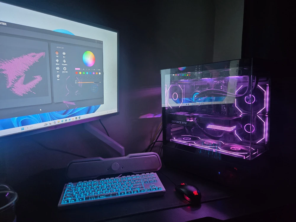 라이젠 7800X3D RTX 5070 32G 1TB 게이밍 컴퓨터 본체 이미지