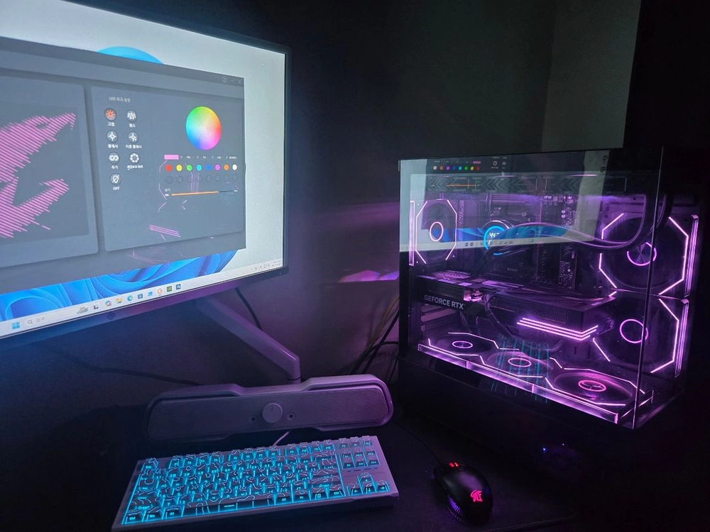 라이젠 7800X3D RTX 5070 32G 1TB 게이밍 컴퓨터 본체 이미지
