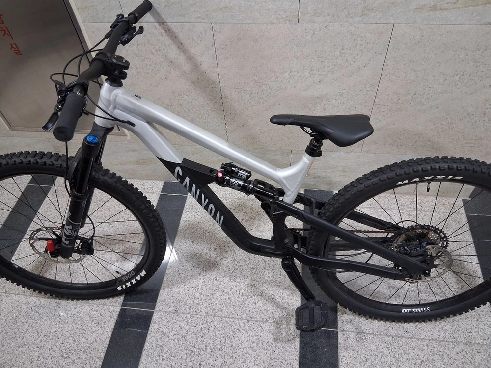 캐니언 스펙트럴125 al6 mtb (타누스 업그레이드) 9월까지만 200만. 이미지