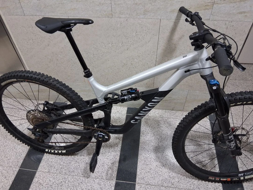 캐니언 스펙트럴125 al6 mtb (타누스 업그레이드) 9월까지만 200만. 이미지