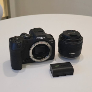 캐논 EOS R7 카메라 + RF 24mm F1.8 STM 렌즈 이미지