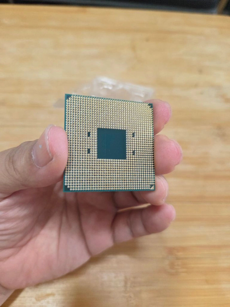 라이젠 3500 CPU 이미지