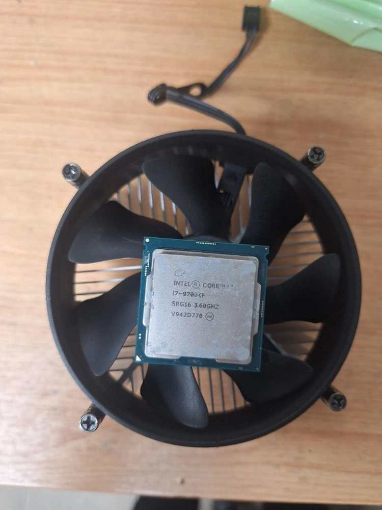 i7 9700kf cpu와 쿨러 이미지