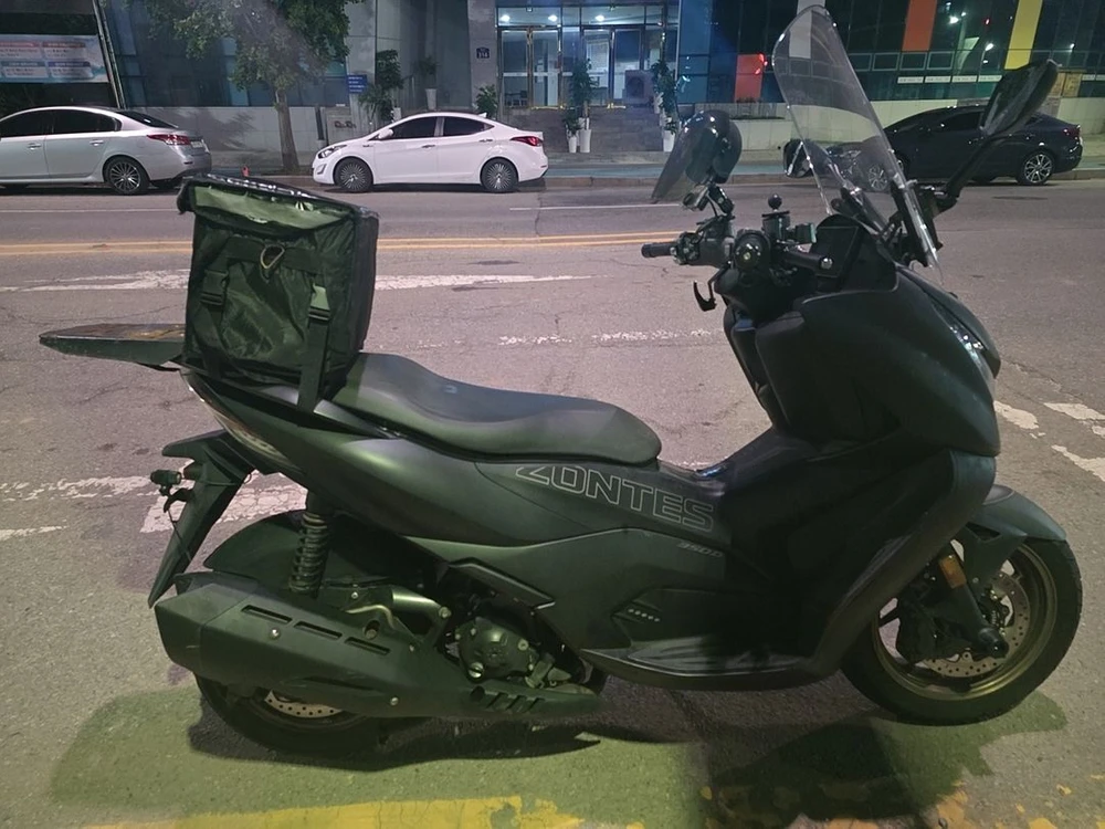 350cc 스쿠터 이미지