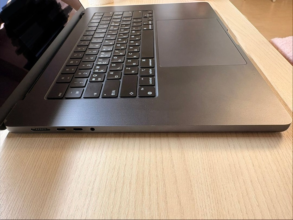 [오늘까지 판매] 맥북프로 16인치 M3 Pro 18GB 512GB 스페이스블랙 / 애플케어+ 이미지