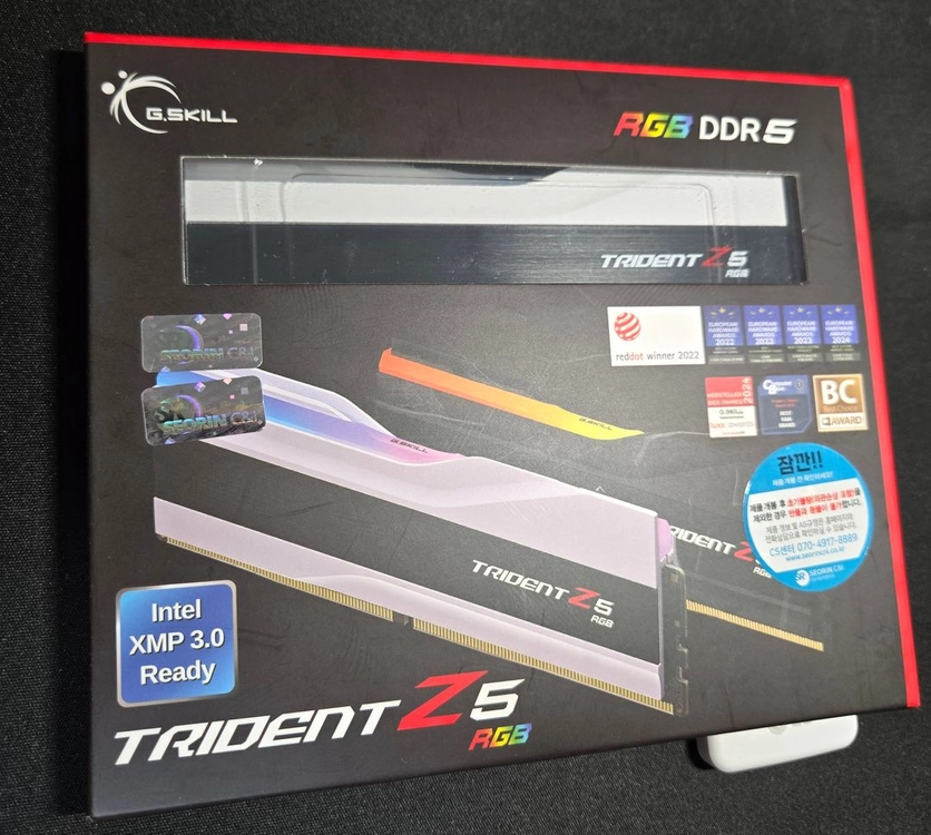 미개봉 신품 지스킬 DDR5-6400 CL32 TRIDENT Z5 RGB 화이트 패키지 (64GB(32Gx2)) 이미지