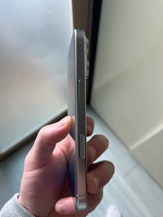 아이폰 16Pro 256기가 화이트 애플케 27년9월까지 이미지