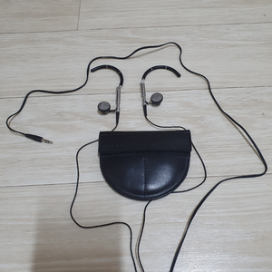 뱅앤올룹슨 B&O A8 블랙 이어폰 팝니다. 이미지