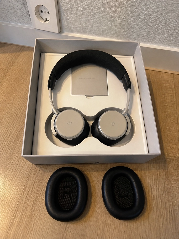 [정품] 뱅앤올룹슨 Beoplay H100 인피니트 블랙 헤드셋 (풀박스) 이미지