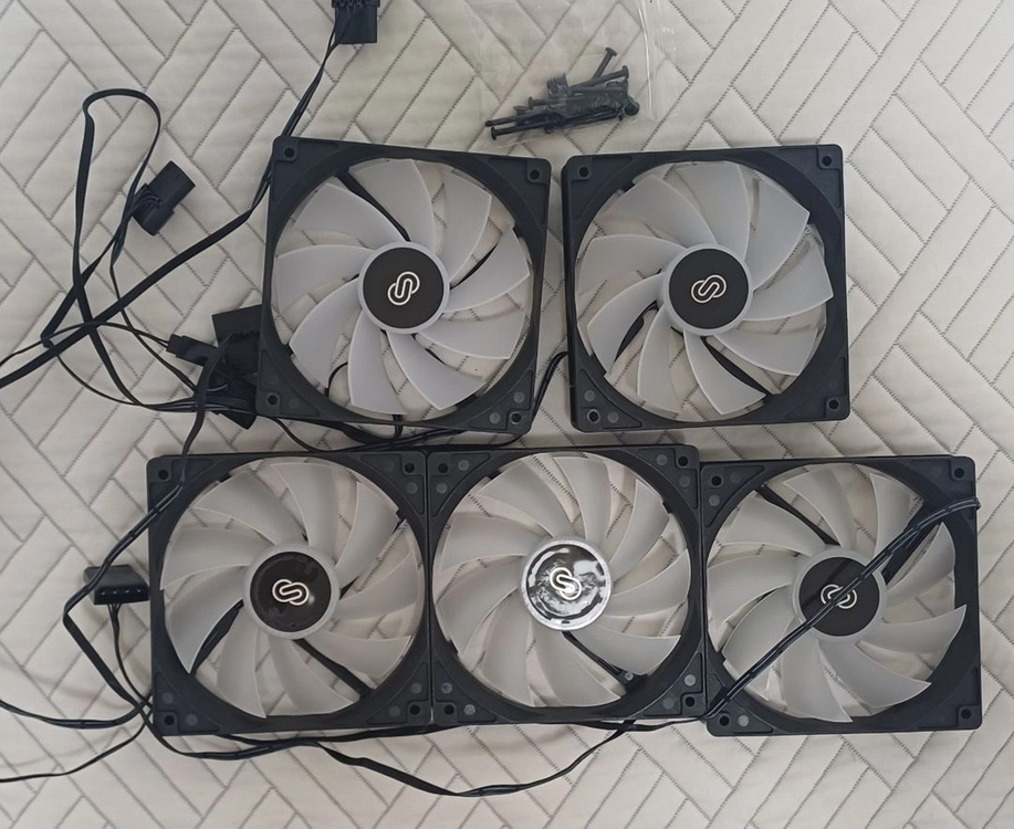 3rsys k105 컴퓨터 케이스 쿨링팬 시스템쿨러 5개 판매합니다 - 안심되는 중고거래