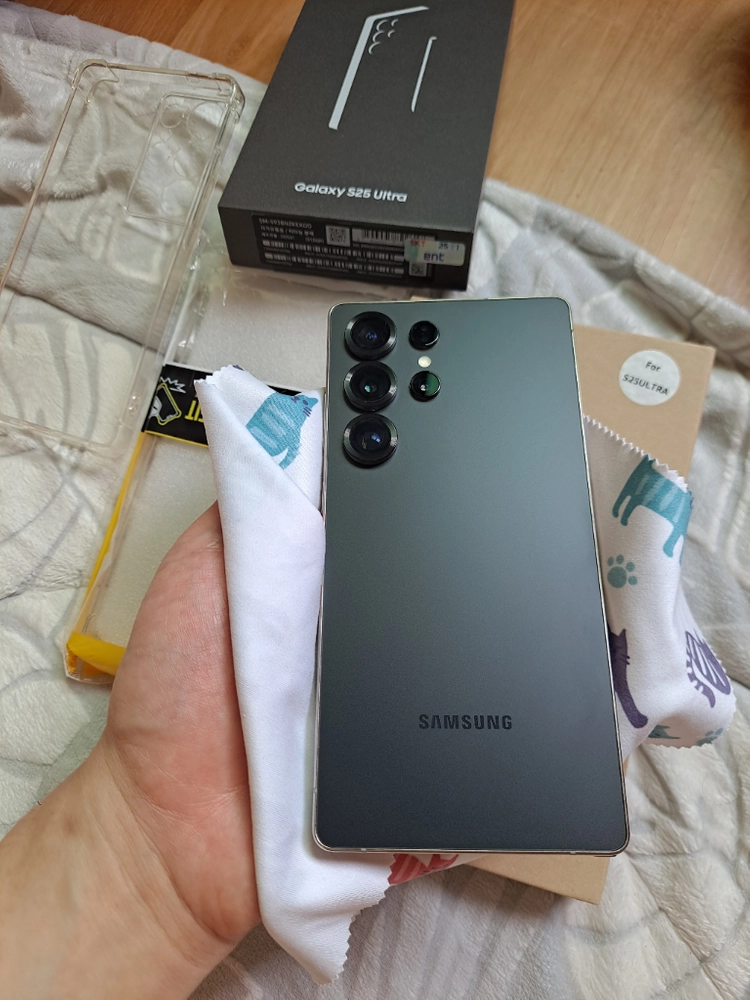 갤럭시S25울트라 풀박 이미지