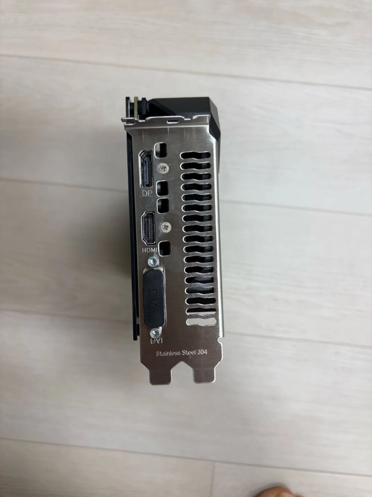ASUS TUF GTX 1650 OC D6 4GB 그래픽카드 이미지