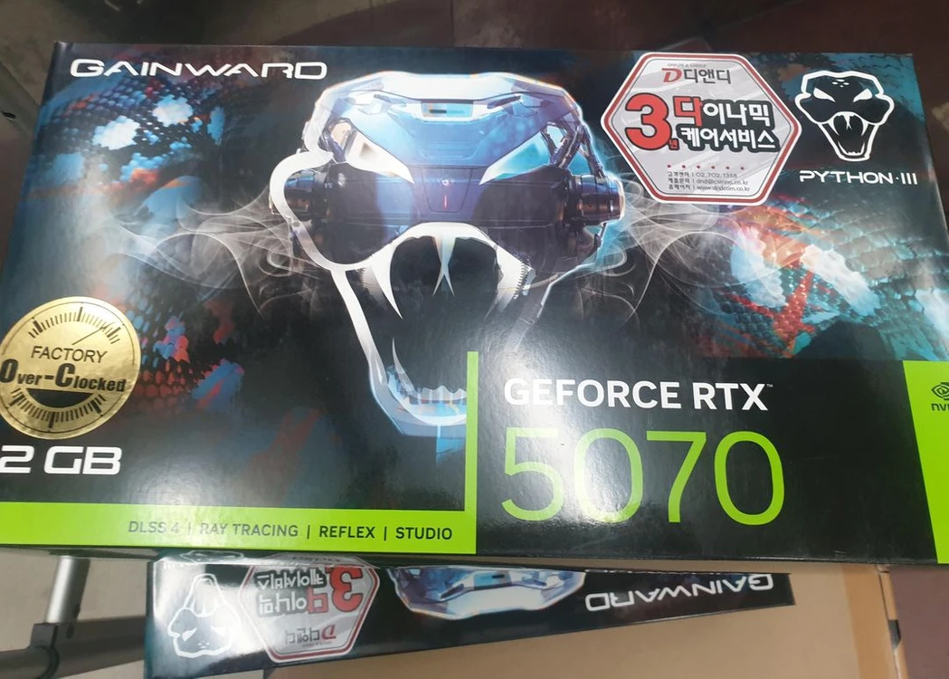 게인워드 지포스 RTX 5070 파이썬 III OC D7 12GB / 라이젠 9800X3D 이미지