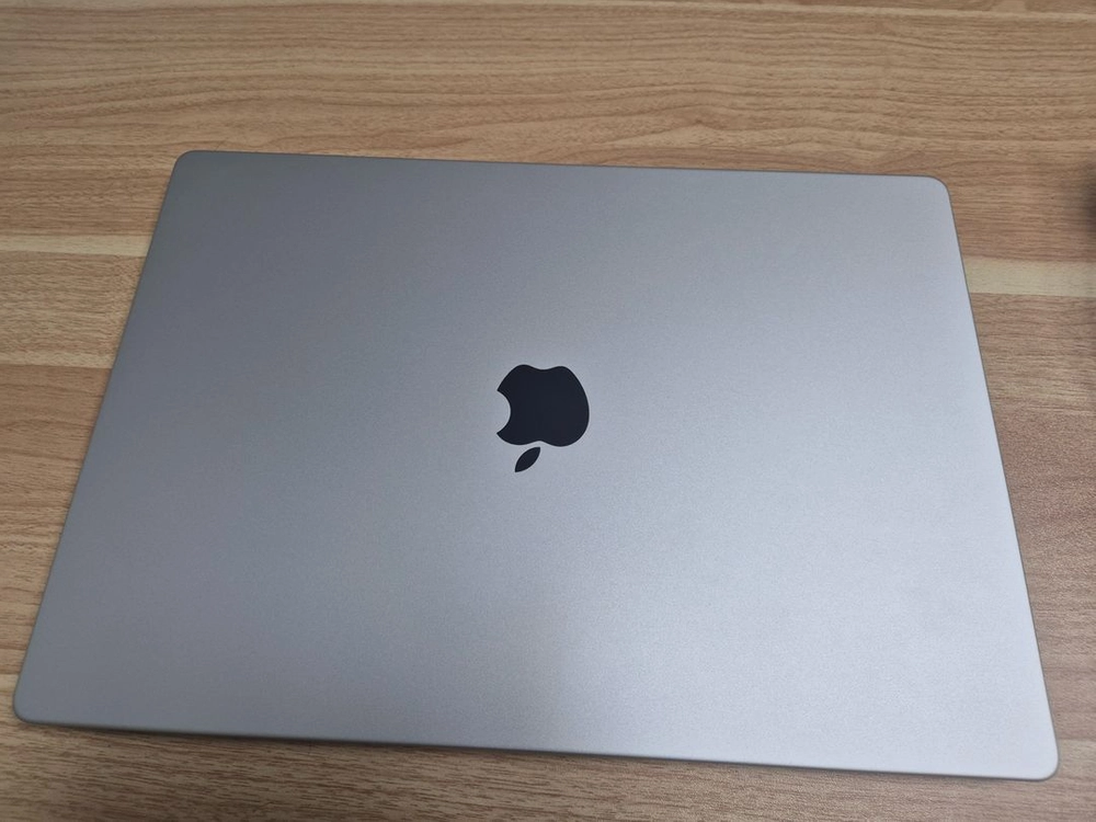 맥북 M4pro 16인치 이미지