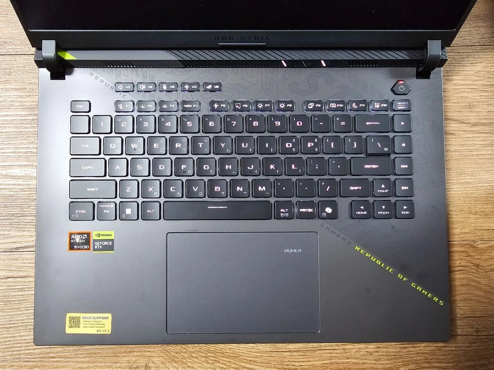 ASUS ROG Strix G16 게이밍 노트북 (9955hx3d, 5070ti, 32GB, 1TB) 이미지