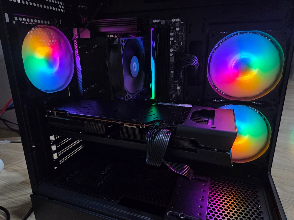 [완본체] 라이젠 7500F + RX 6800 16G 고급 게이밍 PC (B650M / 지스킬 튜닝램) 이미지