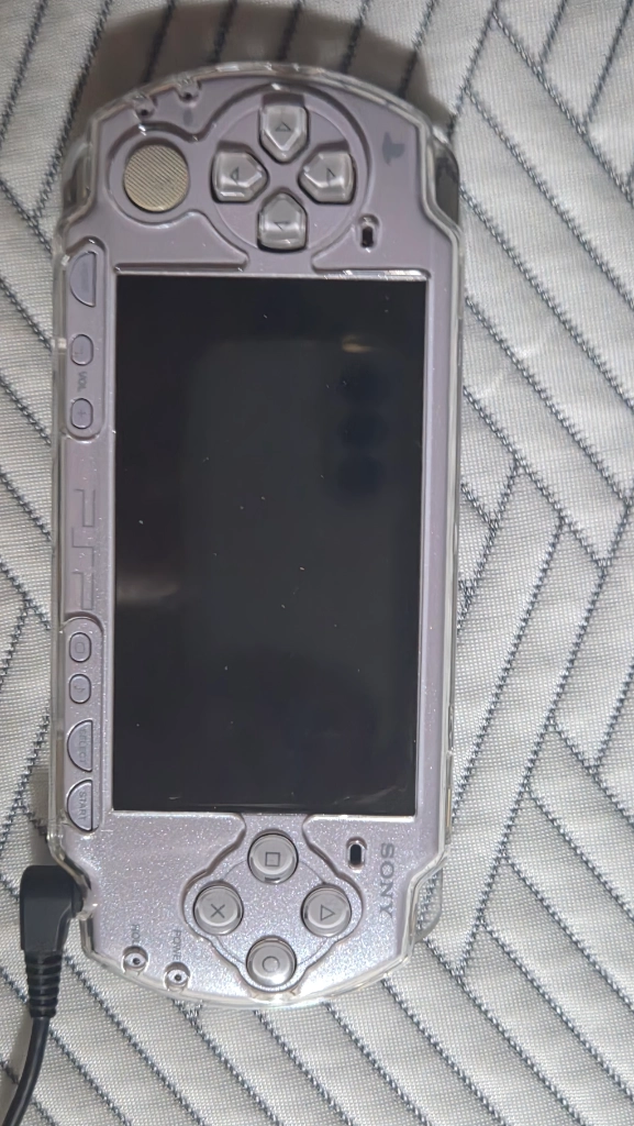 psp2000 라벤더 퍼플 본체+충전기 판매 - 안심되는 중고거래