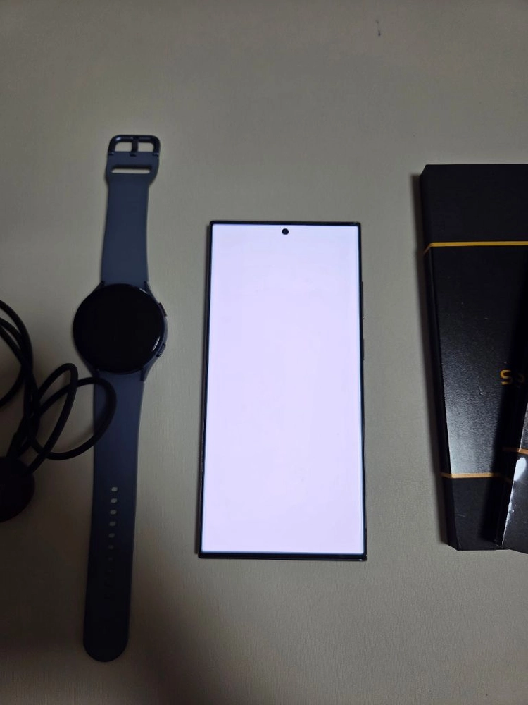 갤럭시S23 울트라 1TB(자급제) + 갤럭시워치5 44mm(서비스) 이미지