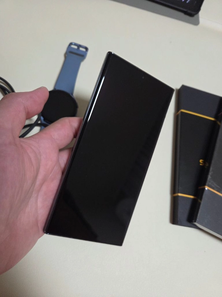 갤럭시S23 울트라 1TB(자급제) + 갤럭시워치5 44mm(서비스) 이미지