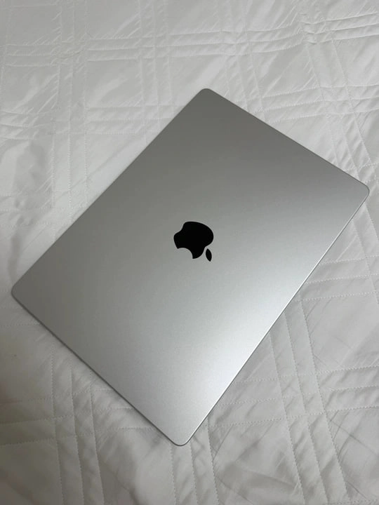 맥북 프로 m4 2024 16GB/512GB - 안심되는 중고거래