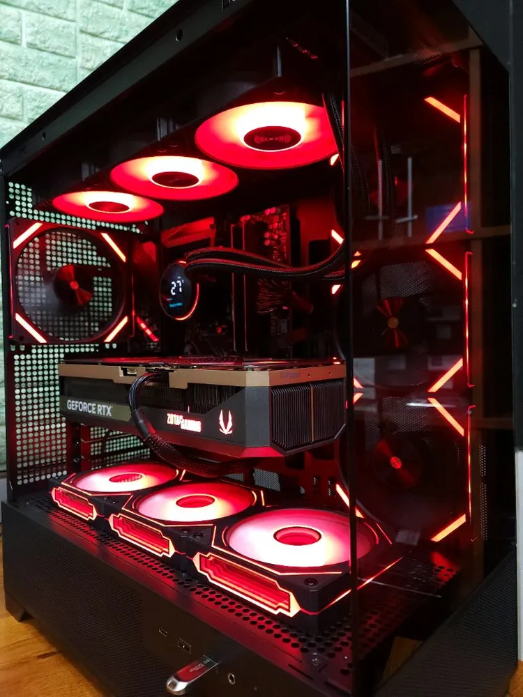 미사용 ) 9800X3D & RTX5070TI 게이밍 컴퓨터 PC 판매 이미지