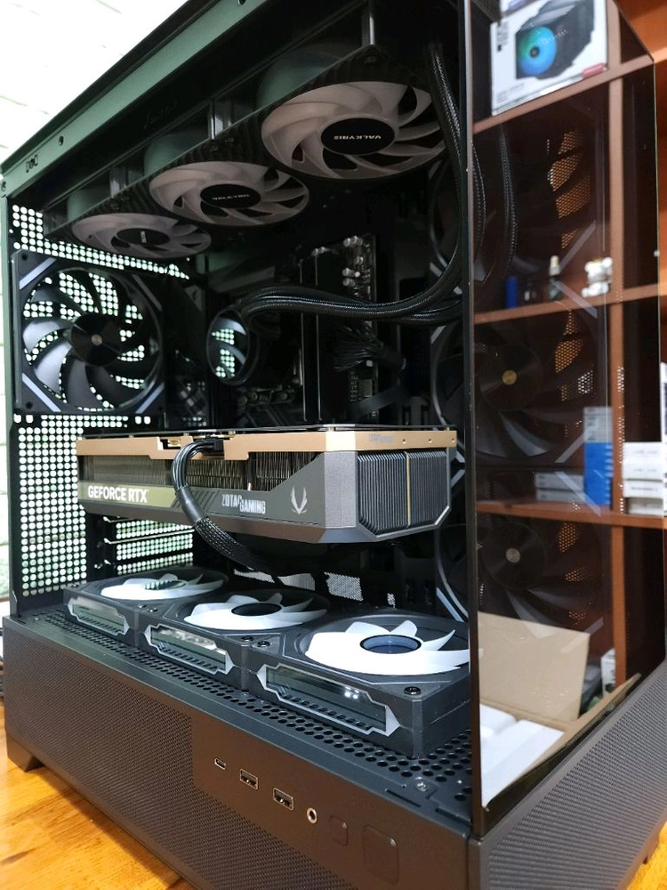 미사용 ) 9800X3D & RTX5070TI 게이밍 컴퓨터 PC 판매 이미지