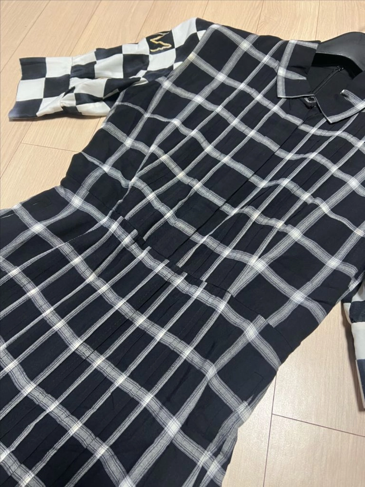 미샤 MICHAA 인견100% 쉬폰 퍼프소매 체크패턴 셔츠형 롱원피스 반팔 5부 블랙 검정 이미지