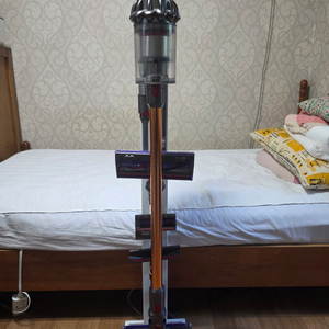 다이슨 V10무선청소기 이미지