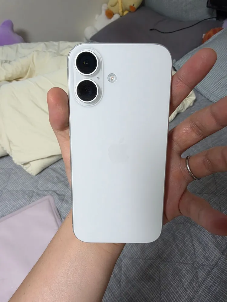 아이폰 17 자급제 화이트 256GB S급 이미지