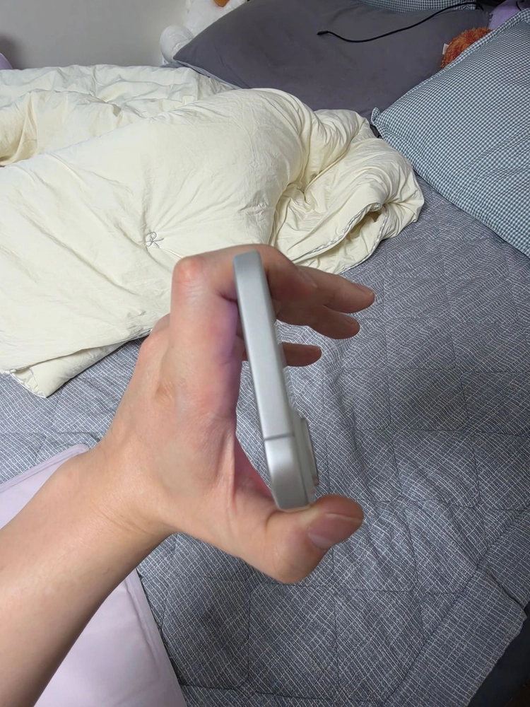아이폰 17 자급제 화이트 256GB S급 이미지