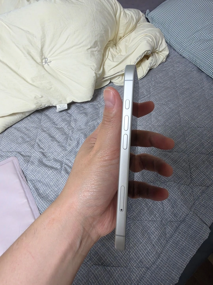 아이폰 17 자급제 화이트 256GB S급 이미지