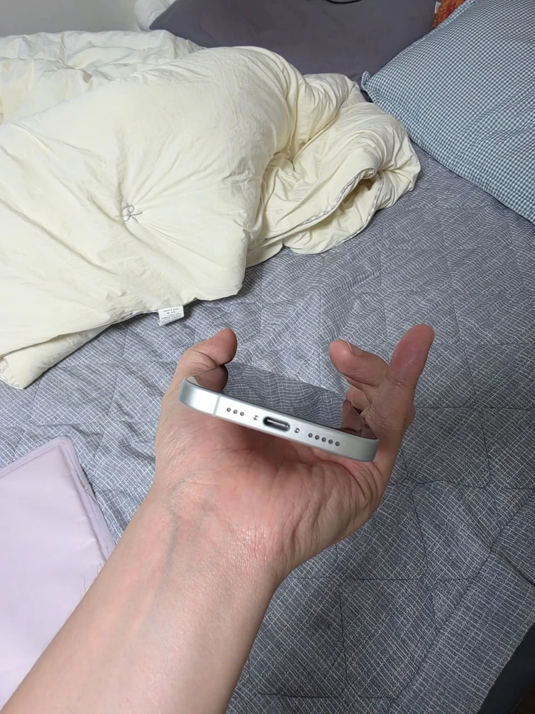 아이폰 17 자급제 화이트 256GB S급 이미지
