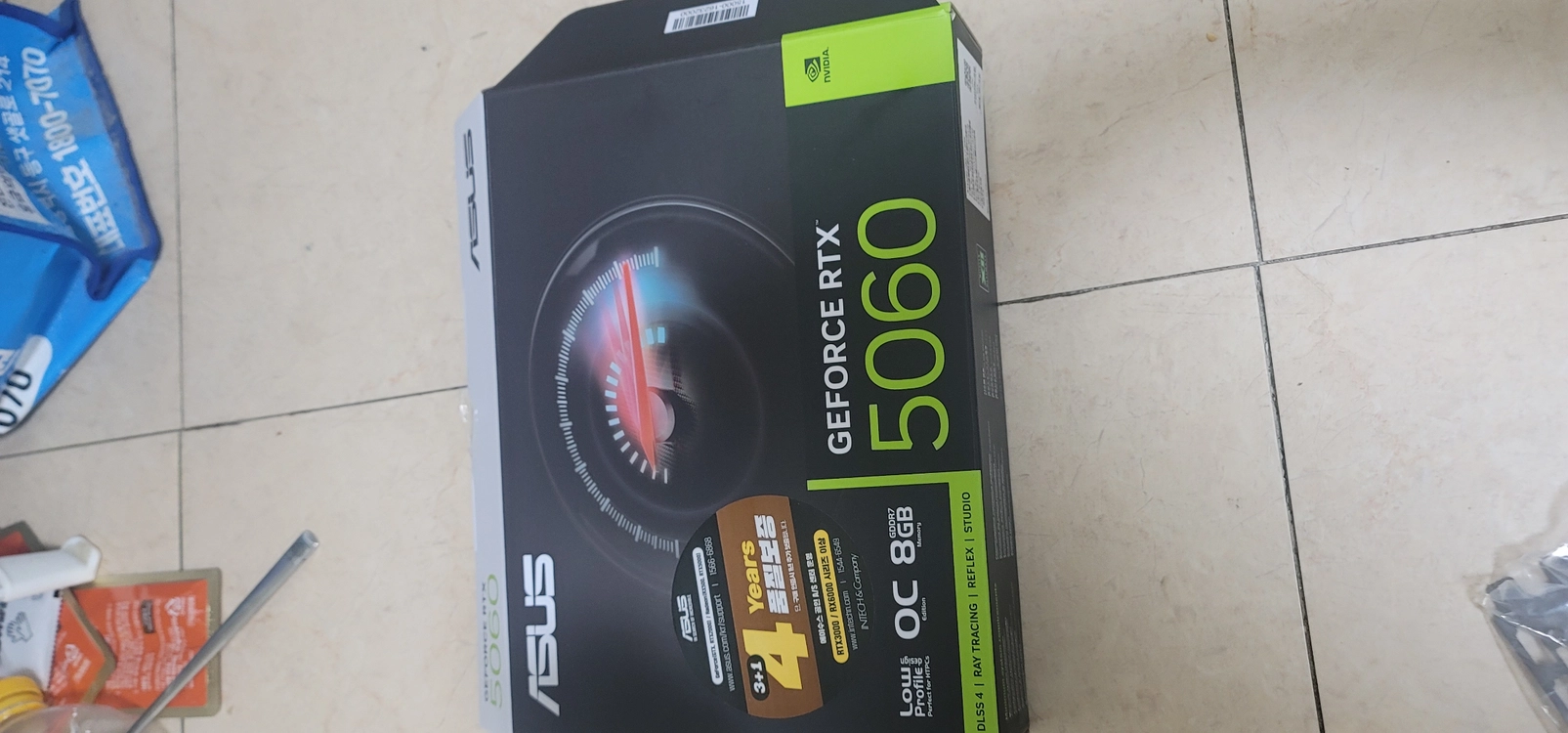 s급 아수스 rtx5060 lp팝니다 4년보증 구입2달전 - 안심되는 중고거래