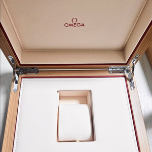 정품 오메가 시계 원목 박스 워치 케이스 이미지