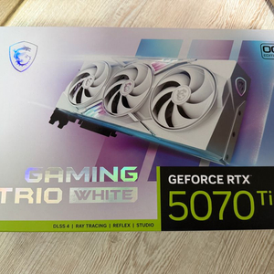 RTX 5070 Ti 그래픽카드 화이트 OC 이미지