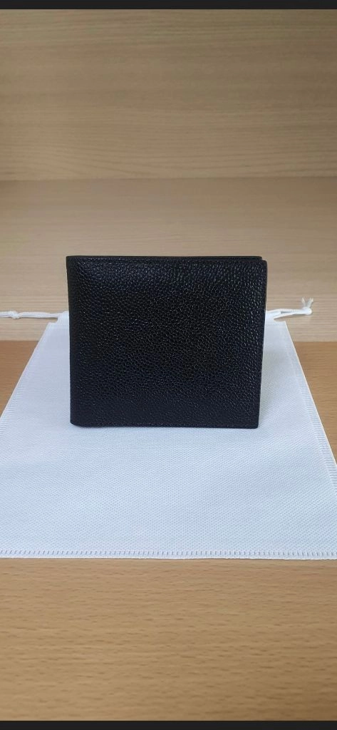 톰브라운 반지갑 새상품급 정품(감정O)구찌프라다루이비통디올고야드샤넬셀린느보테가생로랑발렌시아가버버리가방 이미지