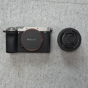 소니 A7C2 실버 + 28-60mm 이미지