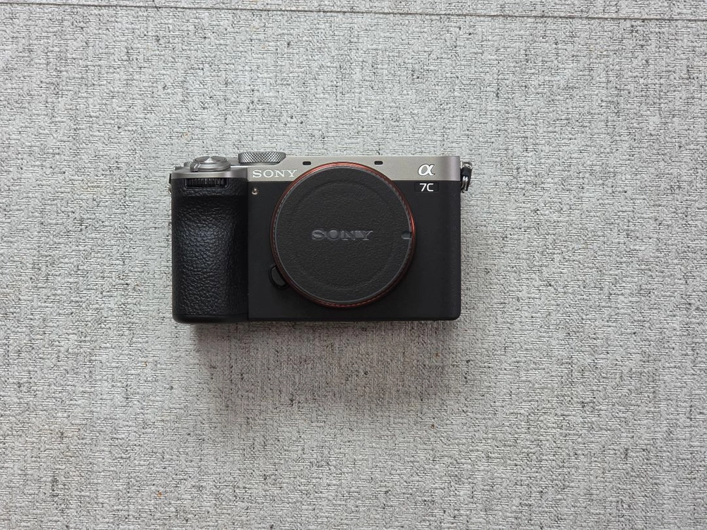 소니 A7C2 실버 + 28-60mm 이미지